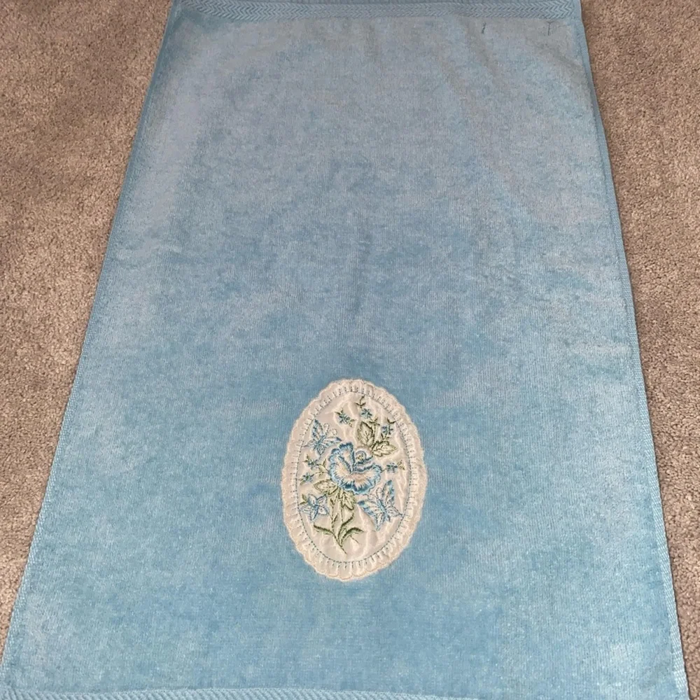 Fieldcrest cotton hand